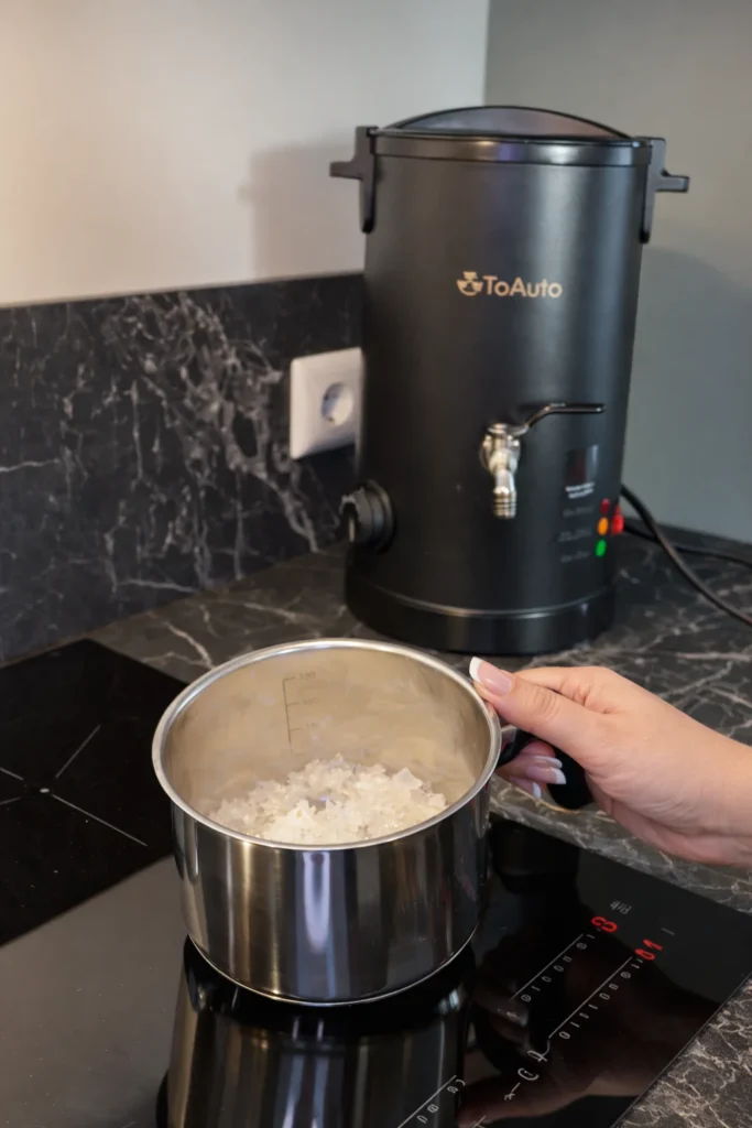 Kvapnios žvakės kūrimas